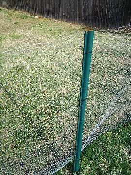 Unchain Your Dog.org Buid Mesh Chicken Wire Fence for